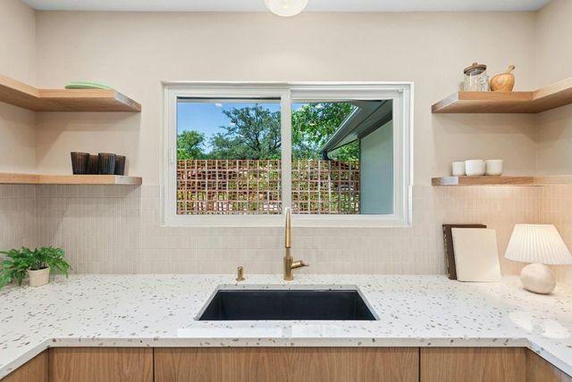 4901 Saddle DR, Austin, TX 78727