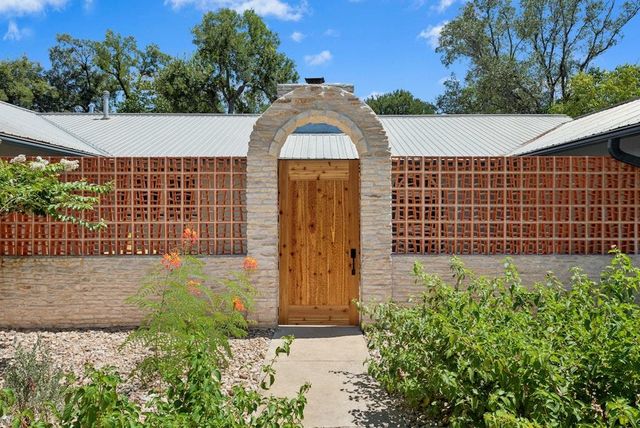 4901 Saddle DR, Austin, TX 78727