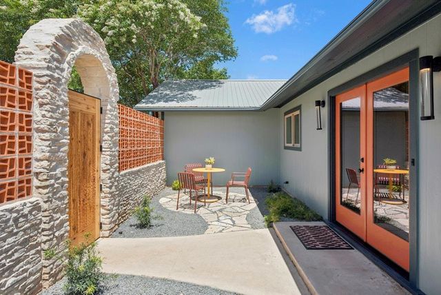 4901 Saddle DR, Austin, TX 78727