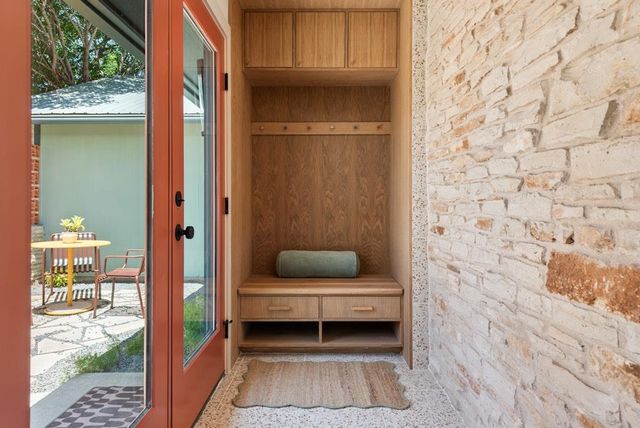 4901 Saddle DR, Austin, TX 78727