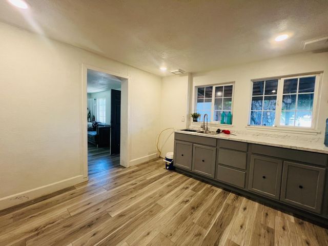 2038 Tulsa St, Modesto, CA 95358