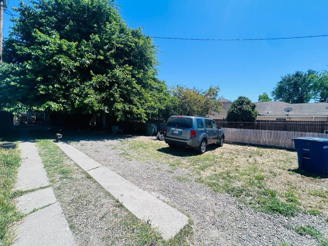 2038 Tulsa St, Modesto, CA 95358