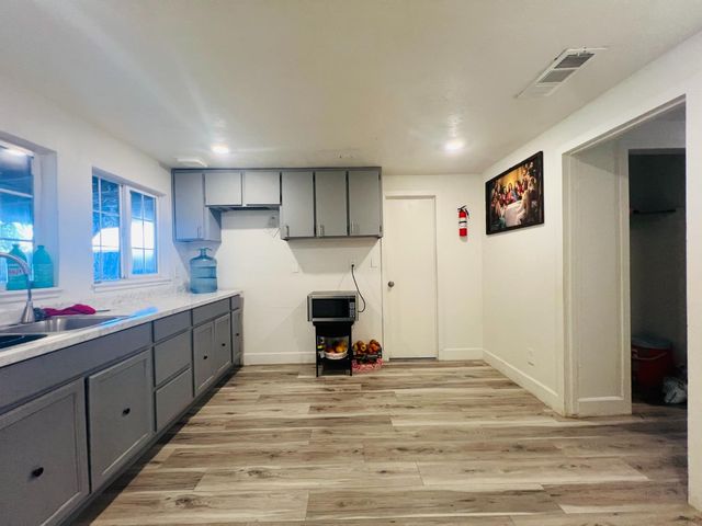 2038 Tulsa St, Modesto, CA 95358