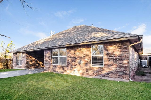2100 NE 4th Street, Moore, OK 73160
