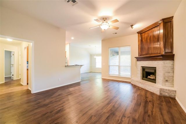 2100 NE 4th Street, Moore, OK 73160