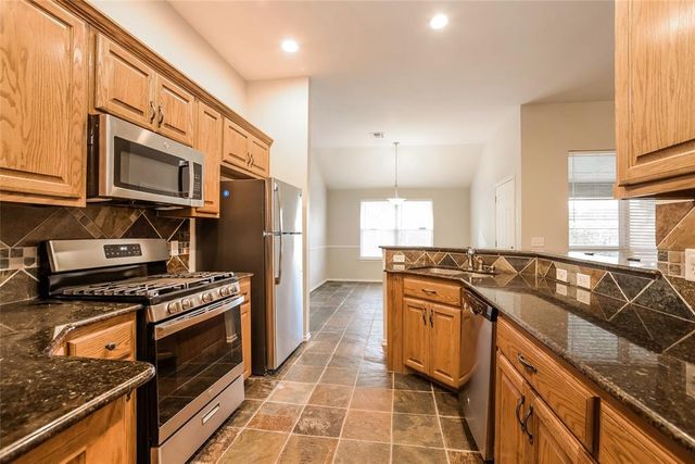 2100 NE 4th Street, Moore, OK 73160