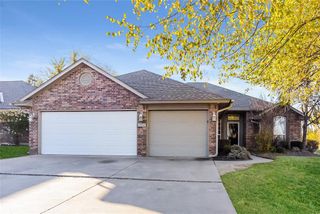 2100 NE 4th Street, Moore, OK 73160