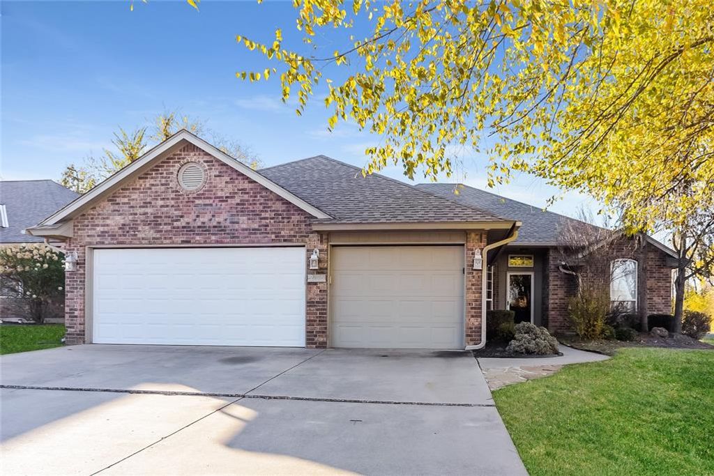 2100 NE 4th Street, Moore, OK 73160