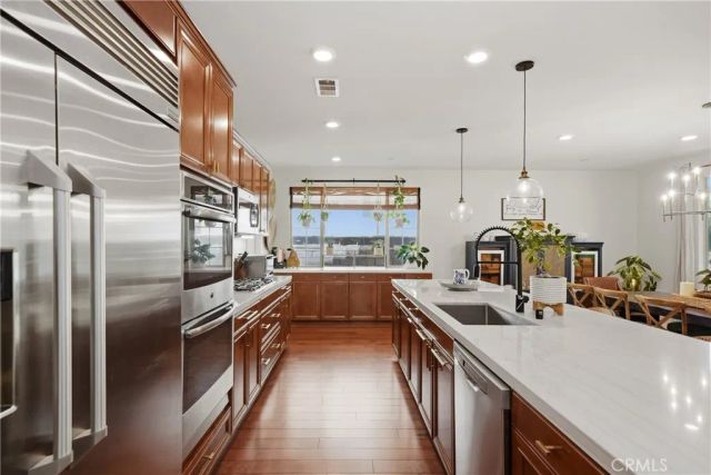7664 Las Brisas Court, Eastvale, CA 92880