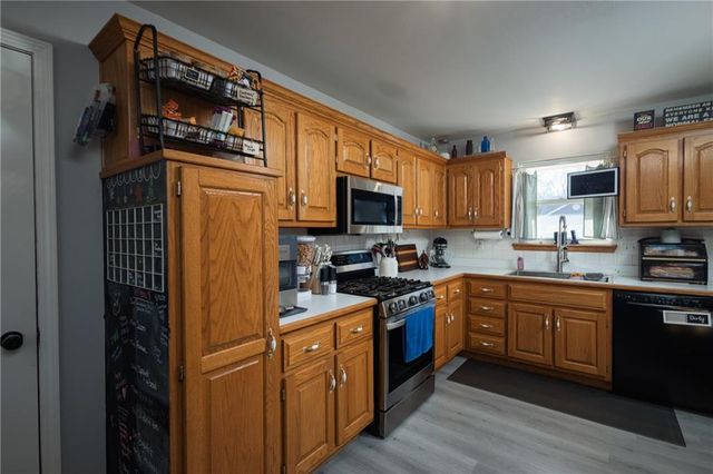 704 Oakwood Street, Harrisonville, MO 64701