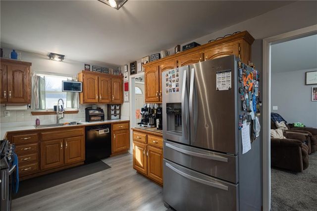 704 Oakwood Street, Harrisonville, MO 64701