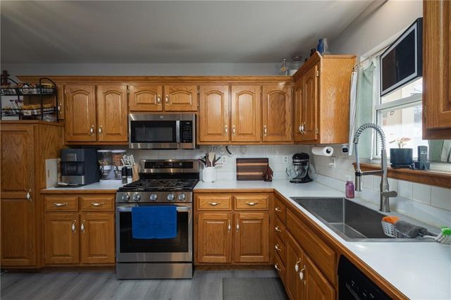 704 Oakwood Street, Harrisonville, MO 64701