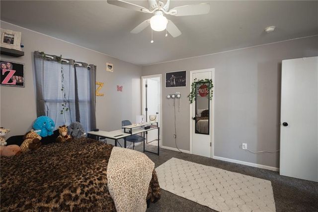 704 Oakwood Street, Harrisonville, MO 64701