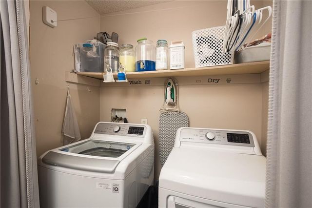 704 Oakwood Street, Harrisonville, MO 64701