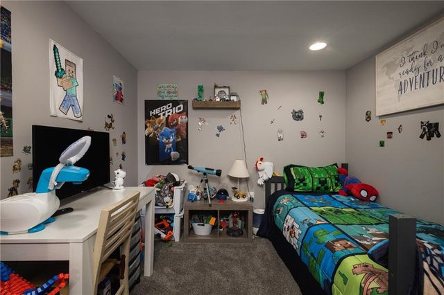 704 Oakwood Street, Harrisonville, MO 64701