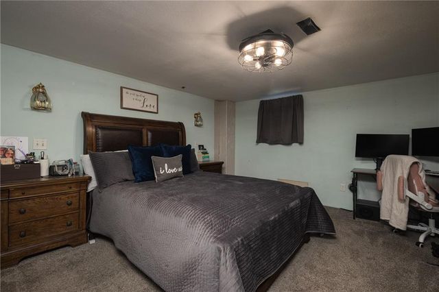 704 Oakwood Street, Harrisonville, MO 64701