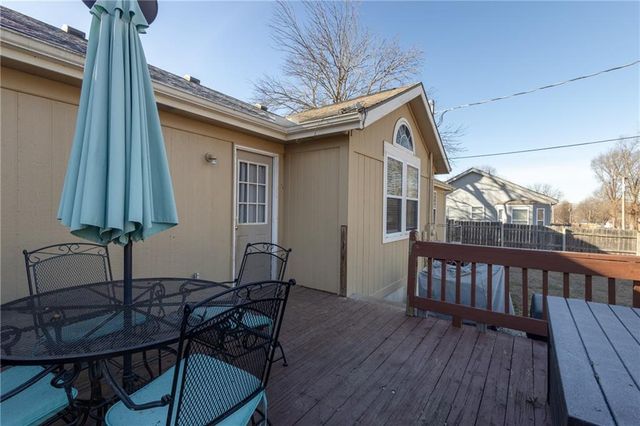 704 Oakwood Street, Harrisonville, MO 64701