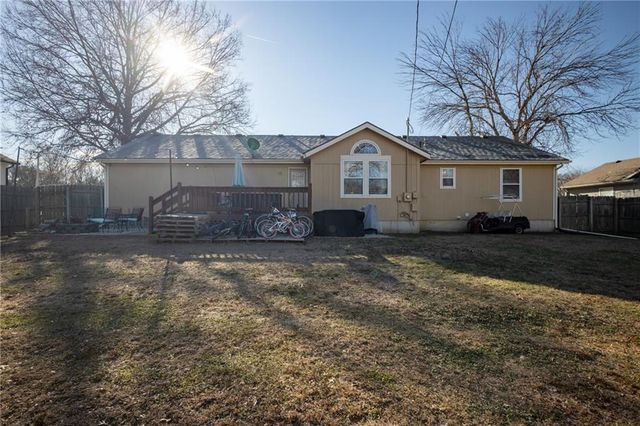 704 Oakwood Street, Harrisonville, MO 64701