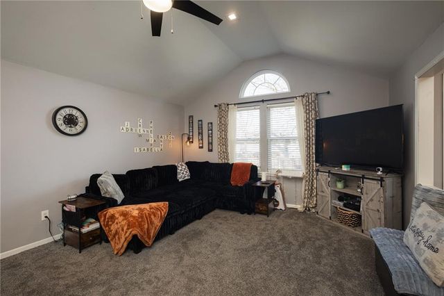 704 Oakwood Street, Harrisonville, MO 64701