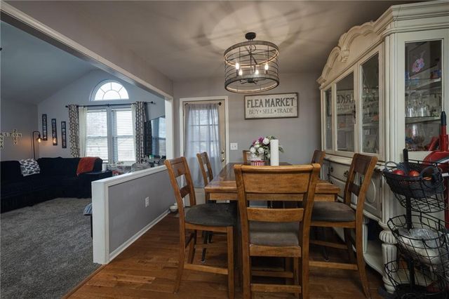 704 Oakwood Street, Harrisonville, MO 64701