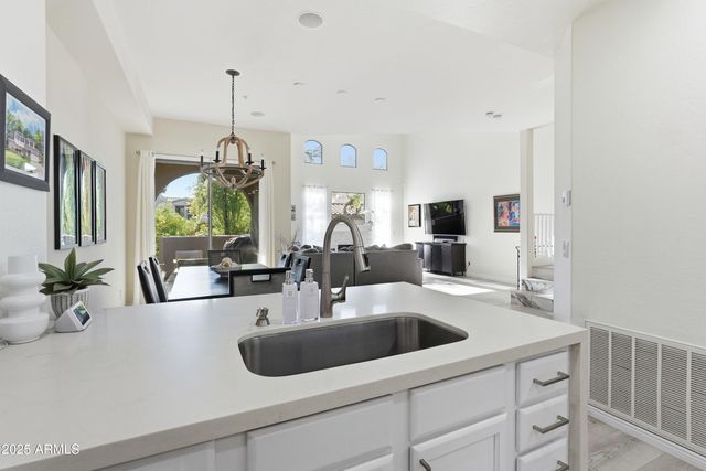 20802 N GRAYHAWK Drive 1107, Scottsdale, AZ 85255