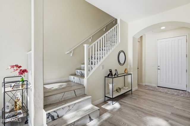 20802 N GRAYHAWK Drive 1107, Scottsdale, AZ 85255