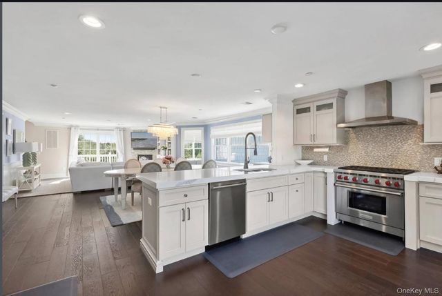 34 Village Green Drive 34, Southampton, NY 11968