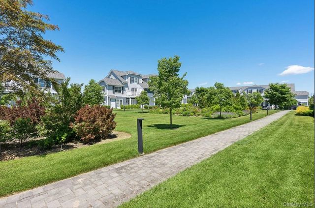 34 Village Green Drive 34, Southampton, NY 11968