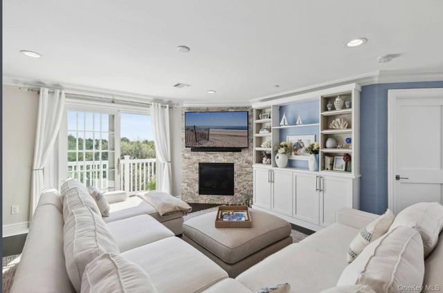 34 Village Green Drive 34, Southampton, NY 11968