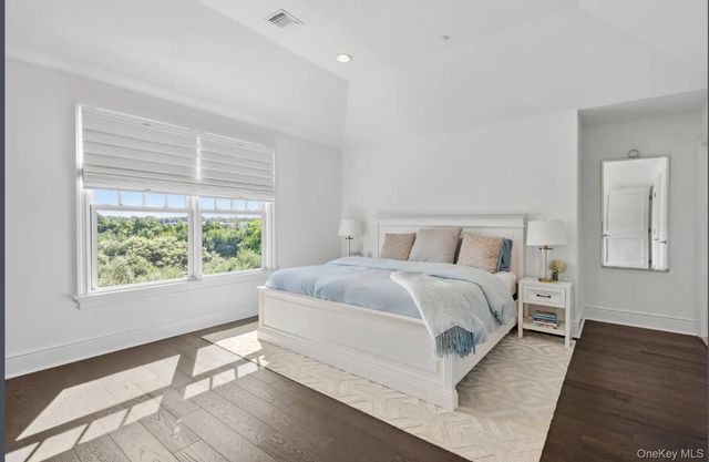 34 Village Green Drive 34, Southampton, NY 11968