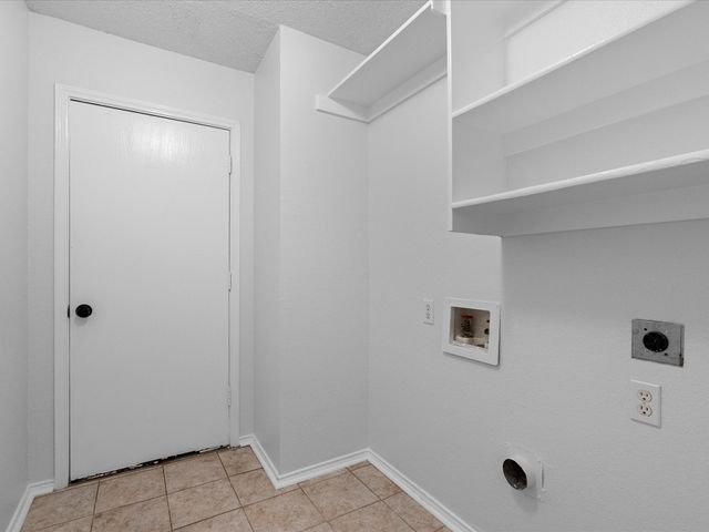 2078 Amherst Drive, Lewisville, TX 75067