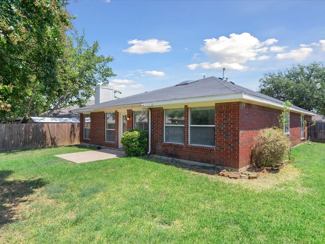 2078 Amherst Drive, Lewisville, TX 75067