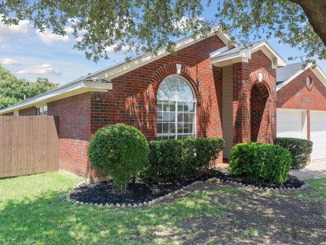 2078 Amherst Drive, Lewisville, TX 75067