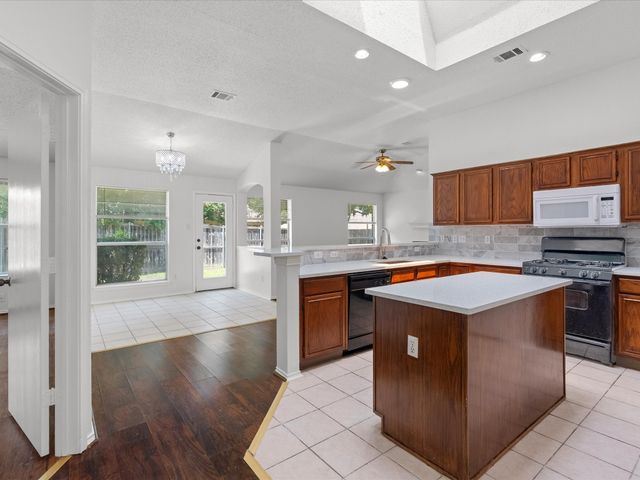 2078 Amherst Drive, Lewisville, TX 75067