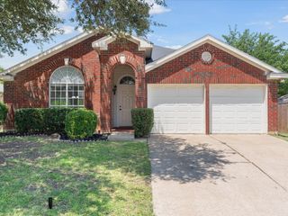 2078 Amherst Drive, Lewisville, TX 75067