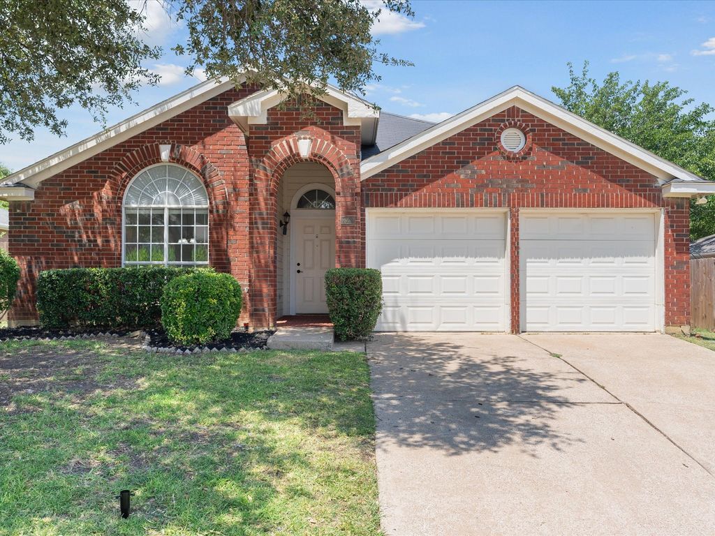 2078 Amherst Drive, Lewisville, TX 75067