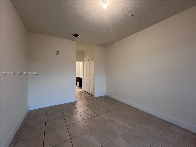 8265 NW 41st St C-405, Doral, FL 33166