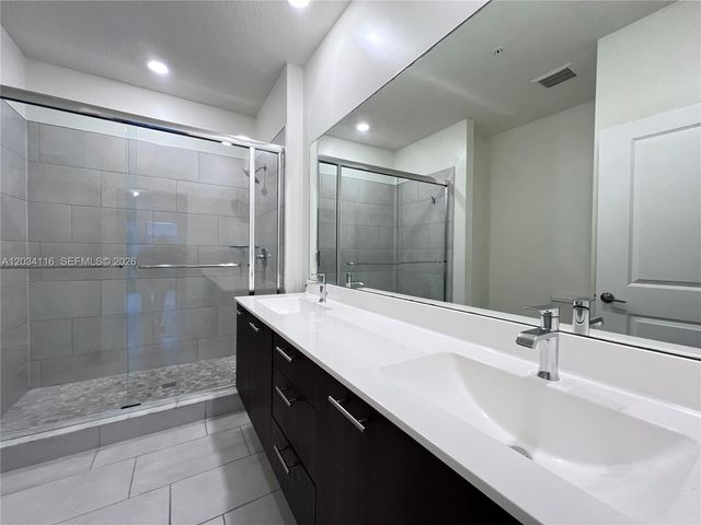 8265 NW 41st St C-405, Doral, FL 33166