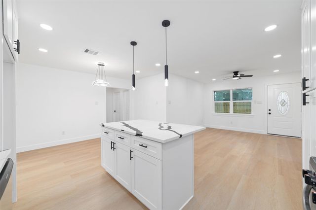 5709 Langley Road, Houston, TX 77016