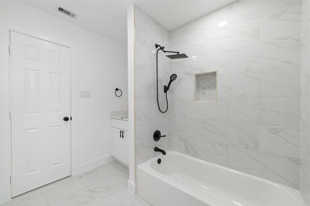 5709 Langley Road, Houston, TX 77016