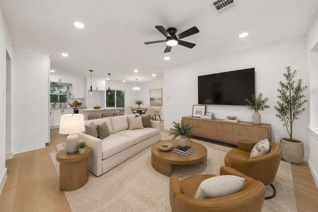 5709 Langley Road, Houston, TX 77016