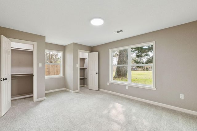 185 Hunters Lane, Sweeny, TX 77480