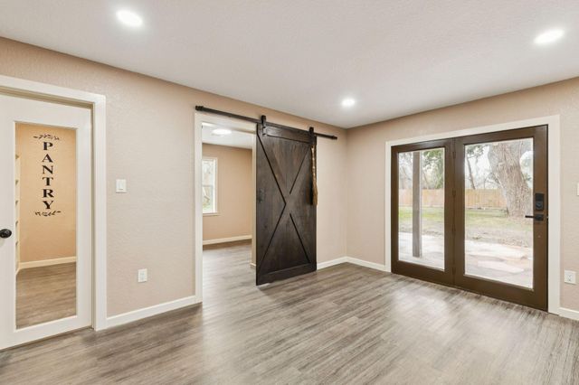 185 Hunters Lane, Sweeny, TX 77480