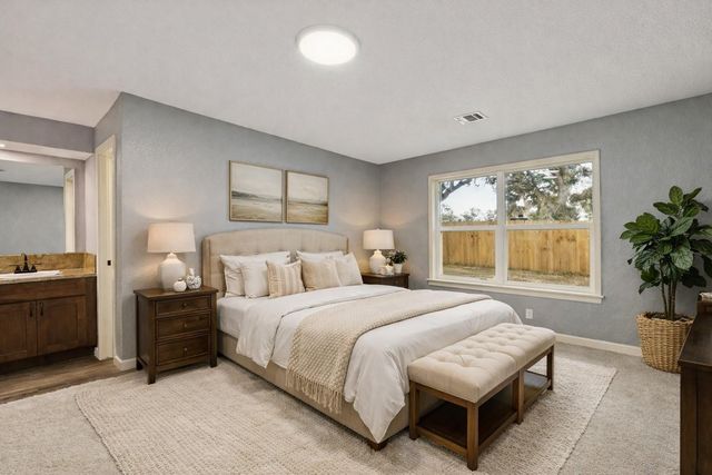 185 Hunters Lane, Sweeny, TX 77480