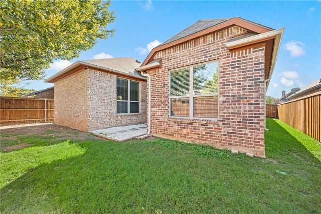2521 Sanders Court, Bedford, TX 76021