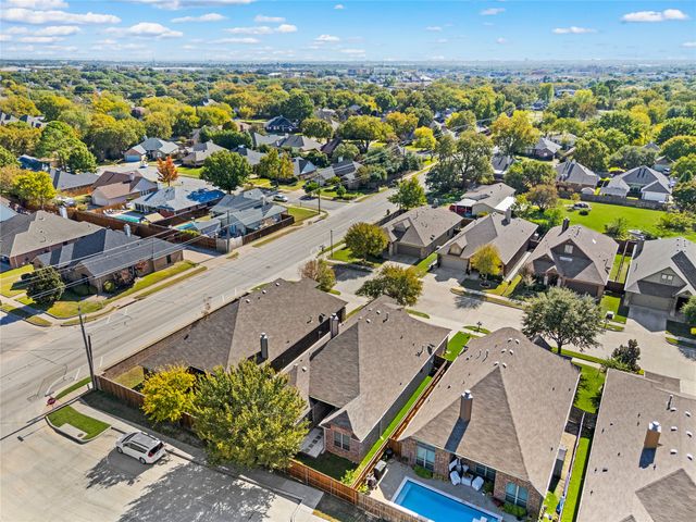 2521 Sanders Court, Bedford, TX 76021