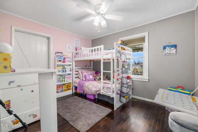 1025 Dejarnette Street, Elizabethton, TN 37643