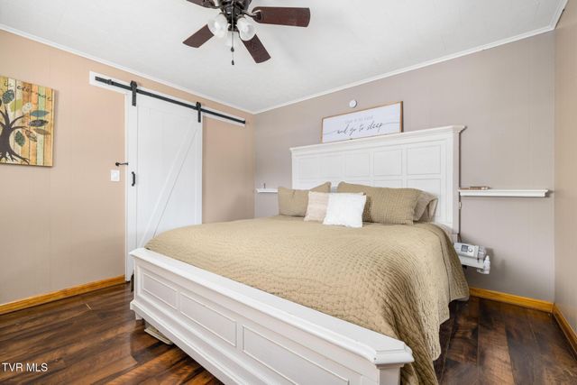 1025 Dejarnette Street, Elizabethton, TN 37643