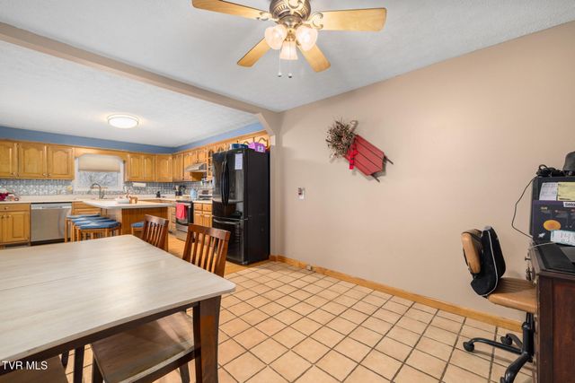 1025 Dejarnette Street, Elizabethton, TN 37643