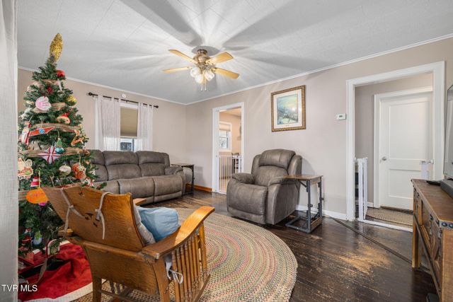 1025 Dejarnette Street, Elizabethton, TN 37643